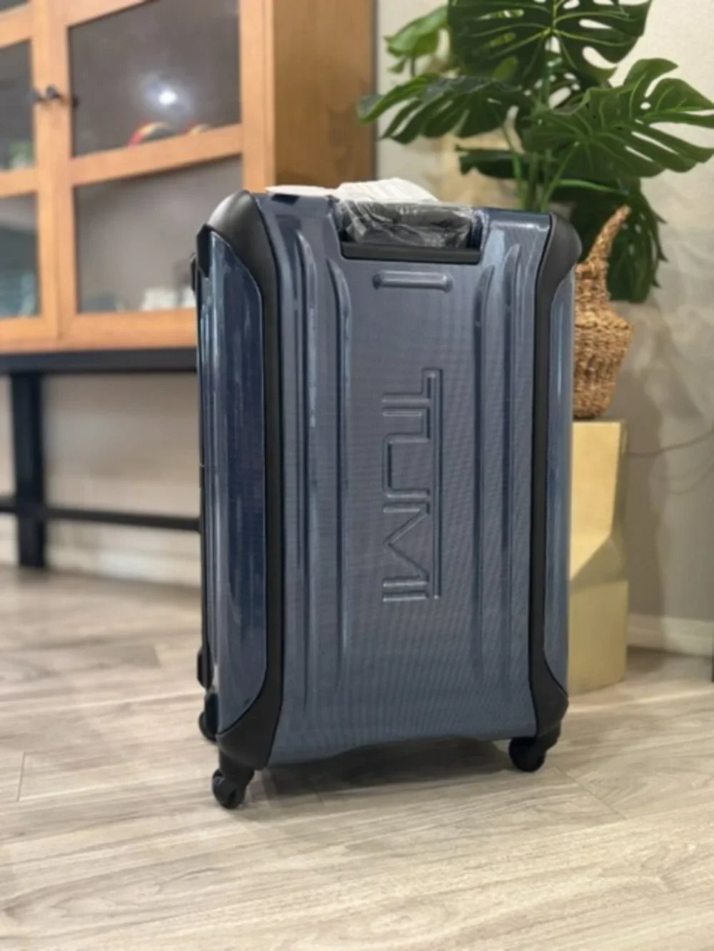NEW! Tumi 30